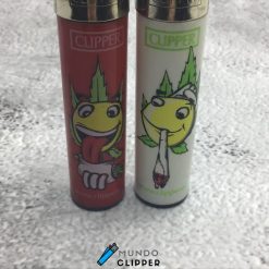 Dos mecheros Two Clipper lighters without gas made in Spain in red and white with smoking emojis.Clipper sin gas fabricados en España color rojo y blanco de emojis fumando. 