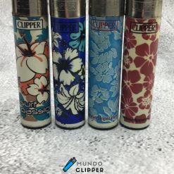Cuatro mecheros Clipper florales sin gas de colores azules, verdes y granates fabricados en españa.
