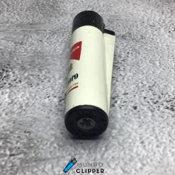 Mechero clipper de color blanco de la marca de tabaco Marlboro en perfecto estado. Fabricado a los años 80-90 en españa.