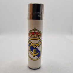 Mechero Clipper del Real Madrid. ¡Demuestra tu pasión por el Real Madrid con este mechero Clipper de edición especial! Fabricado con orgullo en España, este mechero es el accesorio perfecto para los verdaderos fanáticos del Real Madrid que desean llevar su lealtad a su equipo favorito a todas partes y para todos los coleccionistas de mecheros Clipper del mundo.